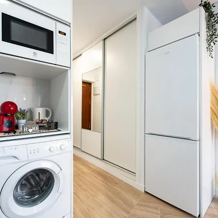 Malagasuite Modern With Pool דירה טורמולינוס