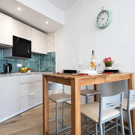 Malagasuite Modern With Pool *