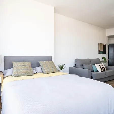 Malagasuite Modern With Pool