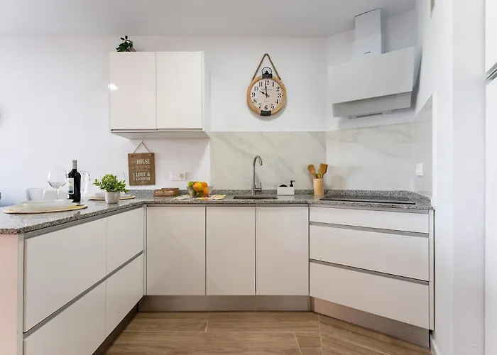 Malagasuite Modern With Pool