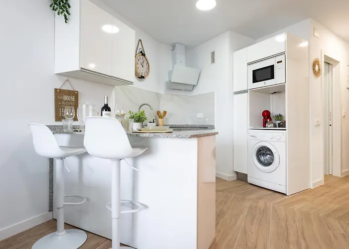 Malagasuite Modern With Pool Appartamento