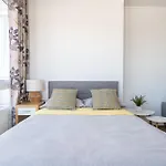 דירה Malagasuite Modern With Pool טורמולינוס