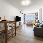Malagasuite Modern With Pool