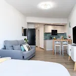 דירה Malagasuite Modern With Pool טורמולינוס