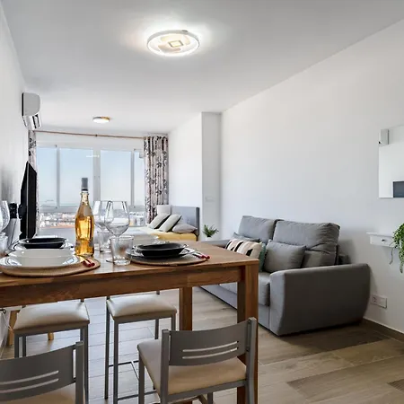 Malagasuite Modern With Pool *