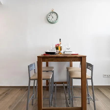 Malagasuite Modern With Pool Apartament