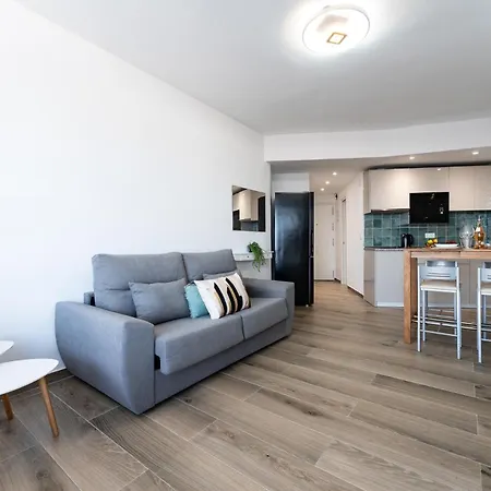 Malagasuite Modern With Pool *