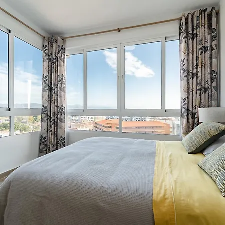 Malagasuite Modern With Pool