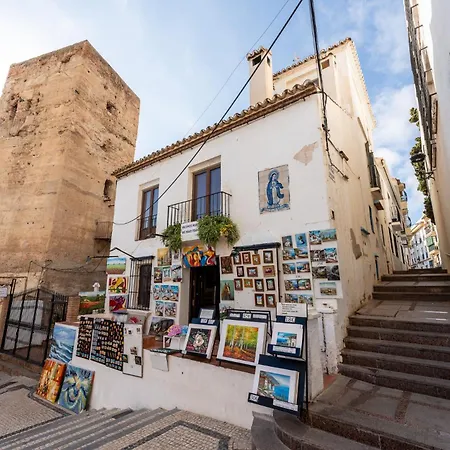 Malagasuite Modern With Pool