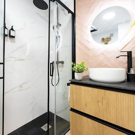 Malagasuite Modern With Pool Appartement *