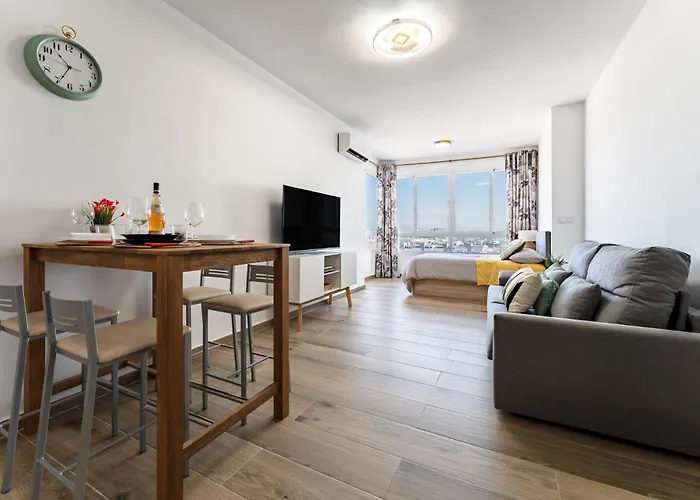 Malagasuite Modern With Pool