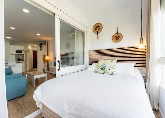 Malagasuite Modern With Pool Lejlighed *