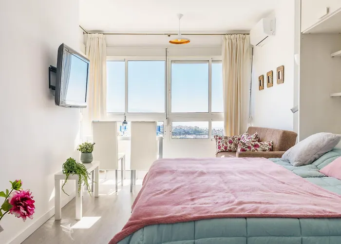 Malagasuite Modern With Pool Torremolinos