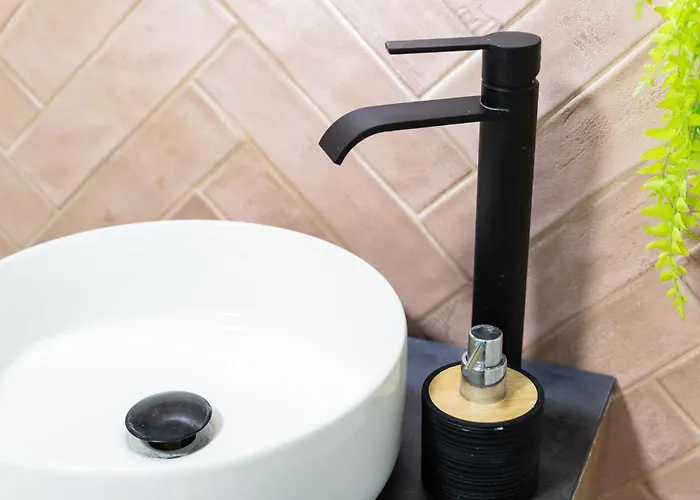 Malagasuite Modern With Pool *