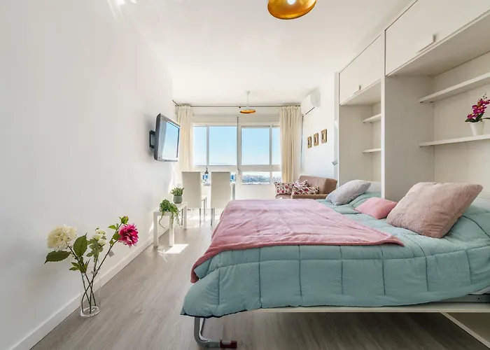 Malagasuite Modern With Pool